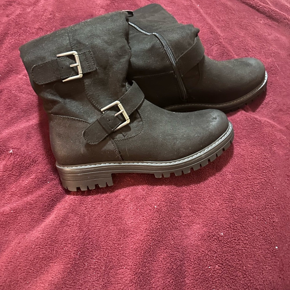 Stylish Black knee high Boots for Women NWT sz8